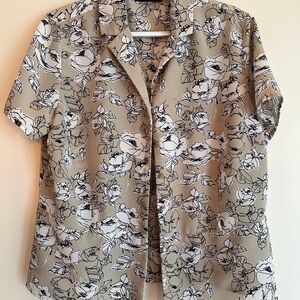 Karen‎ Scott Beige Floral Women’s Shirt